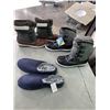 Image 1 : 2 NEW WOMENS SIZE 6 WINTER BOOTS AND SLIPPERS