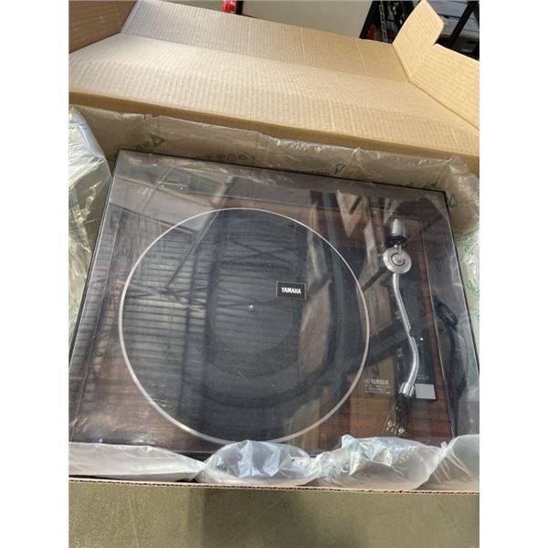 YAMAHA RECORD PLAYER