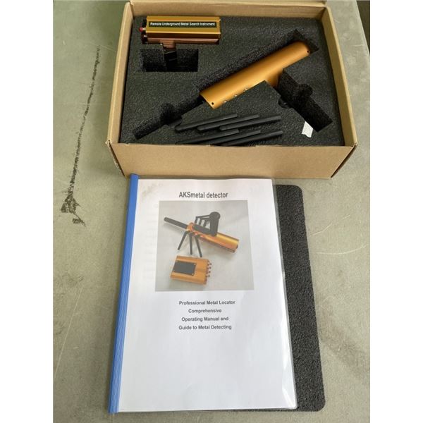 AS NEW LUQEEG METAL DETECTOR