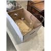 Image 2 : 2 BOXES OF VINTAGE AND COLLECTIBLE VASES