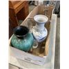 Image 3 : 2 BOXES OF VINTAGE AND COLLECTIBLE VASES