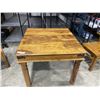 Image 4 : SOLID RUSTIC PINE DINETTE TABLE AND 2 CHAIRS, GOOD CONDITION