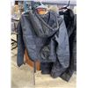 Image 3 : 4 LADIES WINTER COATS INLCUDING NORTH FACE, SZIE M AND SMALL, X-SMALL