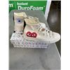 Image 1 : NEW CONVERSE SIZE 7 SHOES