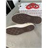 Image 3 : NEW CONVERSE SIZE 7 SHOES