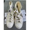 Image 4 : NEW CONVERSE SIZE 7 SHOES