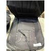 Image 2 : 2 PLUG IN HEATED SEATS