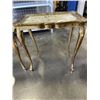 Image 4 : 2 VINTAGE NESTING TABLES