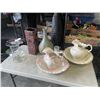 Image 1 : LOT OF COLLECTIBLES - JUG AND BOWL SETS AND VASES