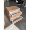 Image 5 : 9 DRAWER OAK DRESSER AND NIGHT STAND