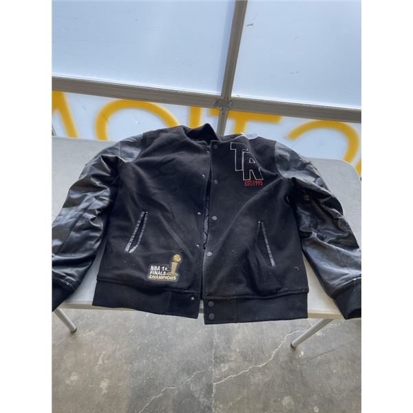 TORONTO RAPTOS SIZE XL JACKET, ROUGH CONSITION