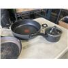 Image 4 : CAST IRON PAN, ELECTRIC KETTLE, AND POT AND PAN