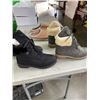 Image 3 : 2 NEW WOMENS SIZE 7.5 WINTER BOOTS AND SLIPPERS