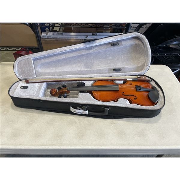 CASED VIOLIN WITH BOW