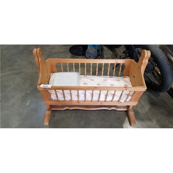 VINTAGE BABY ROCKING BED