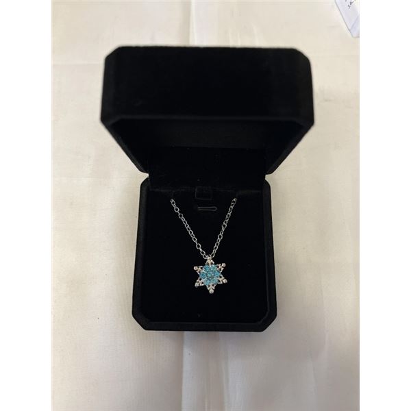 NEW PLATINUM PLATED 20.0MM BLUE SIMULATED DIAMOND (CZ) SNOWFLAKE NECKLACE, CHAIN 19" LONG