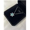 Image 3 : NEW PLATINUM PLATED 20.0MM BLUE SIMULATED DIAMOND (CZ) SNOWFLAKE NECKLACE, CHAIN 19" LONG