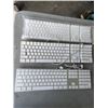 Image 2 : 4 MAC KEYBOARDS AND MOUSE