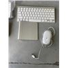 Image 3 : 4 MAC KEYBOARDS AND MOUSE