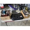 Image 1 : LOT OF HOUSEHOLD ITEMS AND CDS