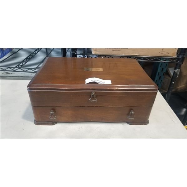 ANTIQUE BIRKS REGENCY PLATE CUTLERY SET IN CANTEEN, WITH DEDICATION PLACK, THE TWENTY FIFTH ESTATE, 