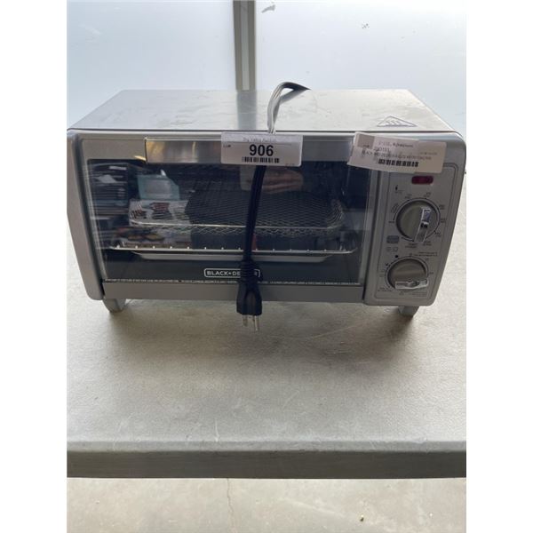 AS NEW BLACK AND DECKER 4-SLICE AIR FRY TOASTER OVEN - TESTED WORKING, RETAIL $179