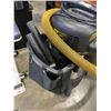 Image 3 : DEWALT 10 GALLON STAINLESS SHOP VAC WORKING