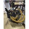 Image 2 : DEWALT 10 GALLON STAINLESS SHOP VAC WORKING