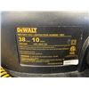 Image 4 : DEWALT 10 GALLON STAINLESS SHOP VAC WORKING