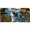 Image 4 : 3 SERIES BLUE BIKE