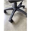 Image 4 : CORSAIR TC100 RELAXED ERGONOMIC FABRIC GAMING CHAIR, RETAIL $364
