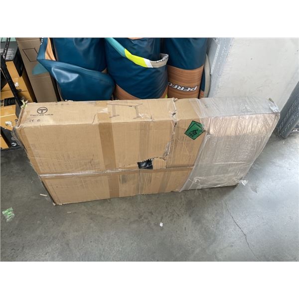 TECHOBITS ELECTRIC SIT TO STAND DESK FRAME WITH A WOOD LOOKALIKE TOP