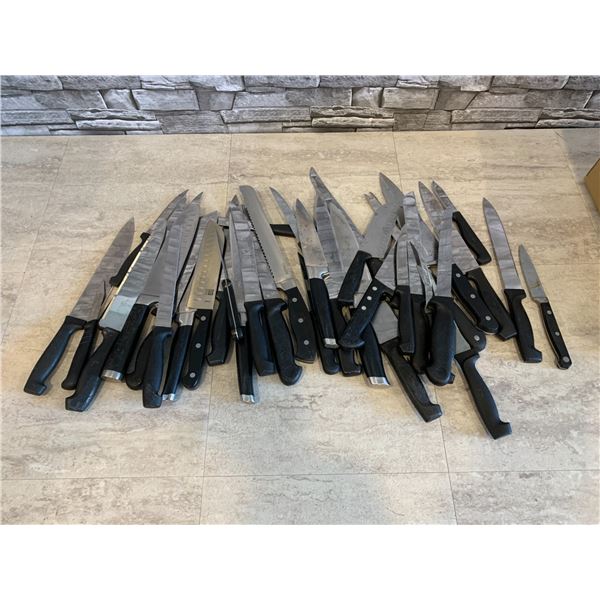 Lot of 40 Kitchen Knives