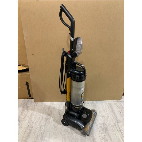 Eureka Multicyclonic Vaccum Cleaner