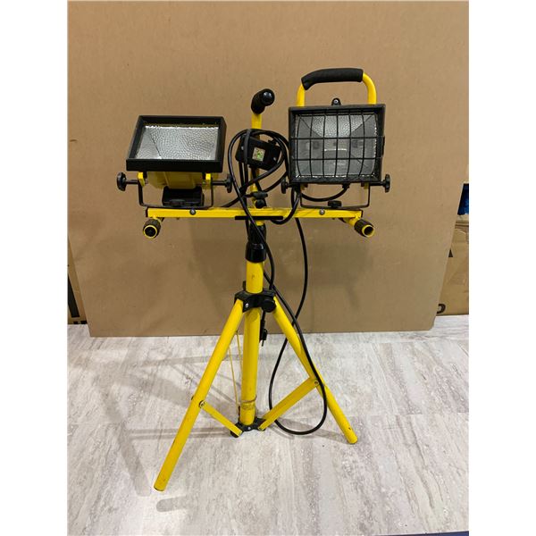 2 Light Work Light on Stand