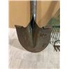 Image 5 : Lot of 3 - 2 Rakes And a Shovel