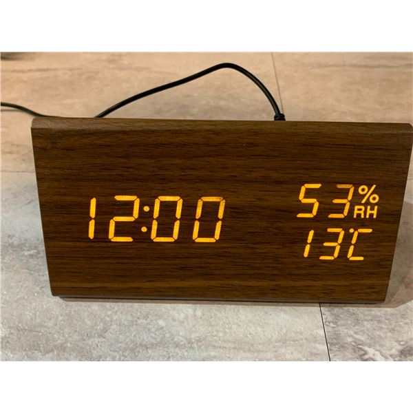 Meno Wooden Digital Alarm Clock Humidity and Tempreture Detect