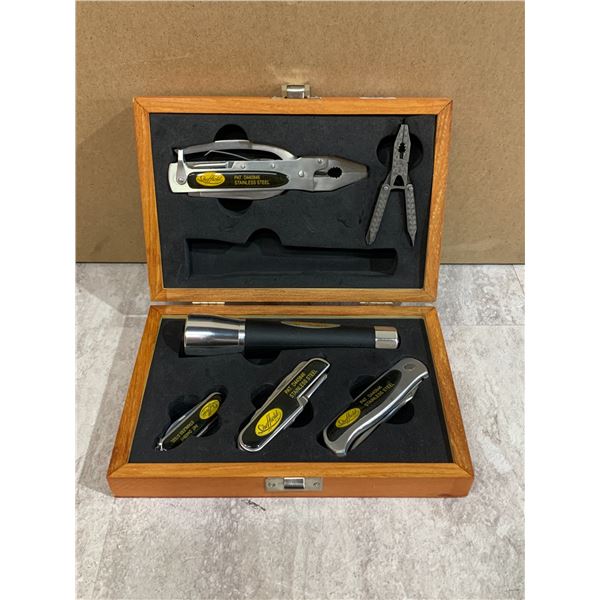 Sheffield Mfg Flashlight Tool And Flashlight Lit in Wooden Box