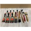Image 1 : 12 Paint Brushes Multi Use And Oil Paint