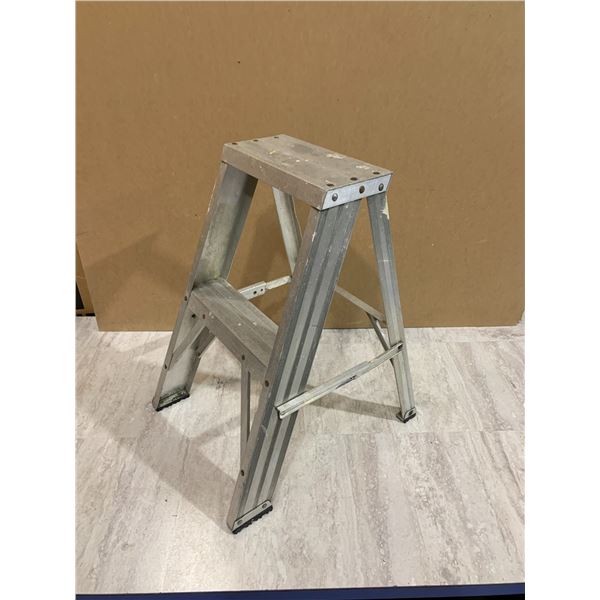 Single Step 24 inch Aluminum Step Ladder