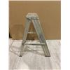 Image 3 : Single Step 24 inch Aluminum Step Ladder