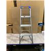 Image 4 : 4 Foot Aluminum Step Ladder