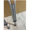 Image 2 : Aluminum Crutches