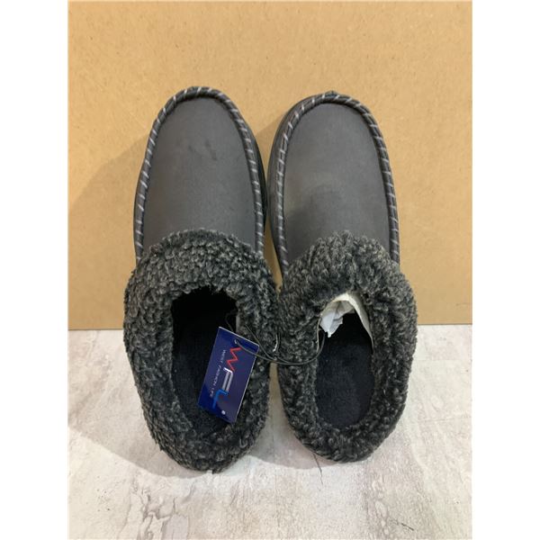Foam Slippers Size 7/8 Black