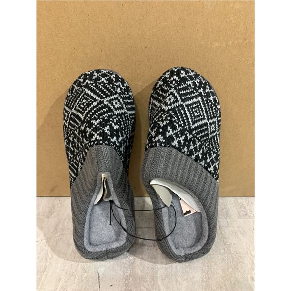 Womens Anti Slip Slippers Colour Grey And White Patern Size 9/10