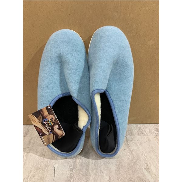 Ravelier Slippers Womens Size 11 Light Blue