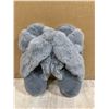 Image 1 : Fuzy Memory Foam Slip On Slippers Grey And White Size 7/8