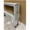 Image 2 : Aluminum 2 Step Drywall Sawhorse Ladder
