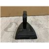 Image 2 : Vintage Cast Iron Iron