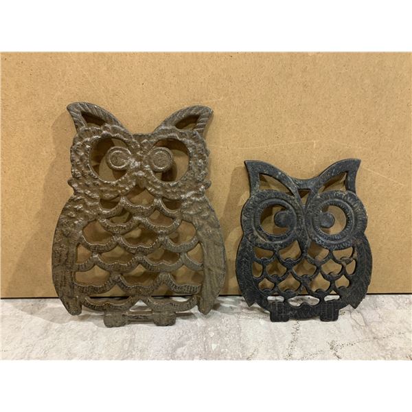 Lot of 2 Cast Iron Owl Hot Plates